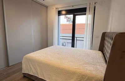 Rental of a spacious and bright 4-room apartment, 120 m², Vračar, Belgrade, Serbia